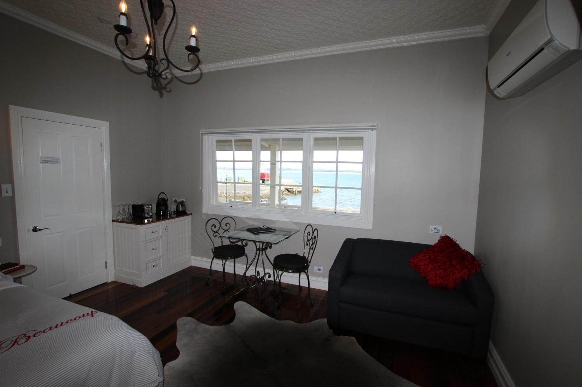 The Ark Stanley Luxury Bed And Breakfast Room photo