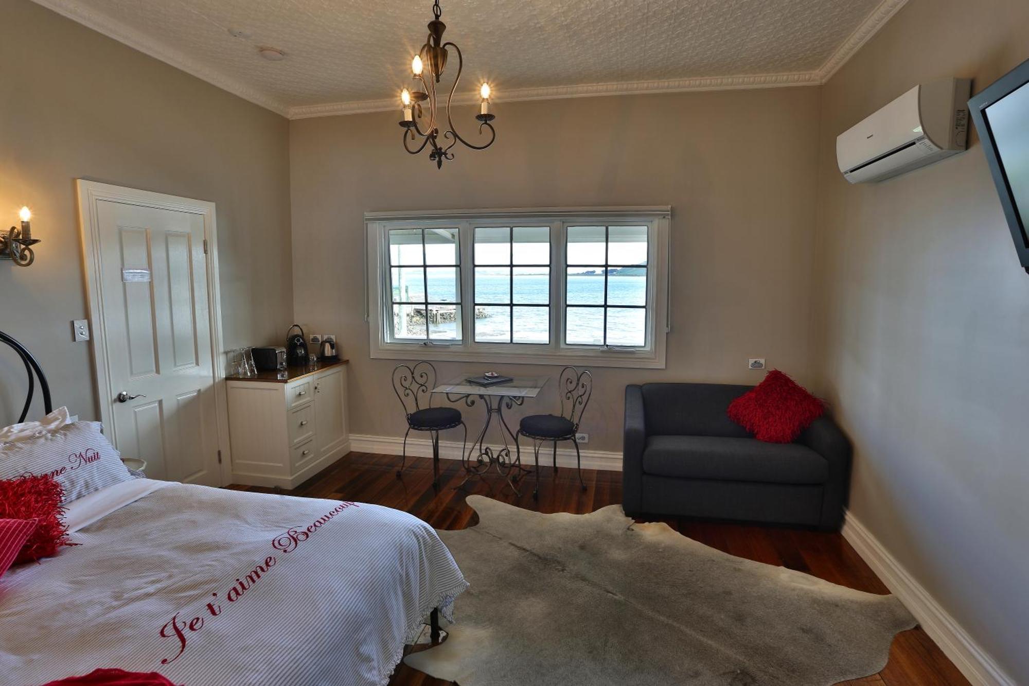 The Ark Stanley Luxury Bed And Breakfast Room photo